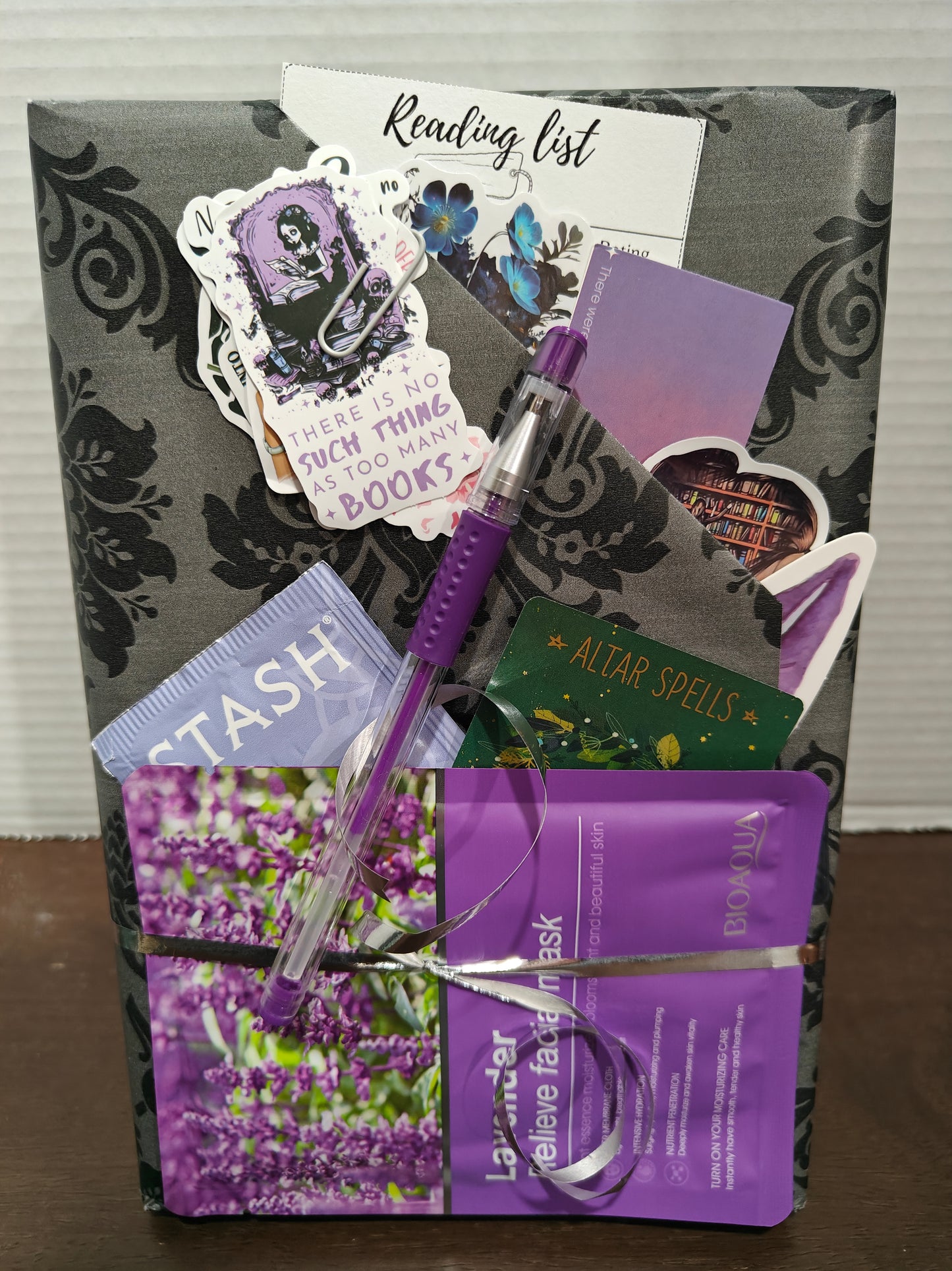 Blind Date with a Book- Flip & Sip